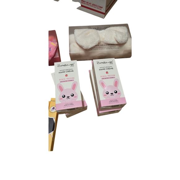 Reseller Bundle The Creme Shop Random Assorted 25 piece - Picture 5 of 5